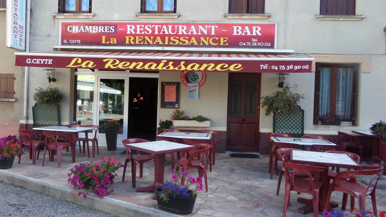 Hotel Restaurant La Renaissance Saint-Cirgues-en-Montagne Bagian luar foto